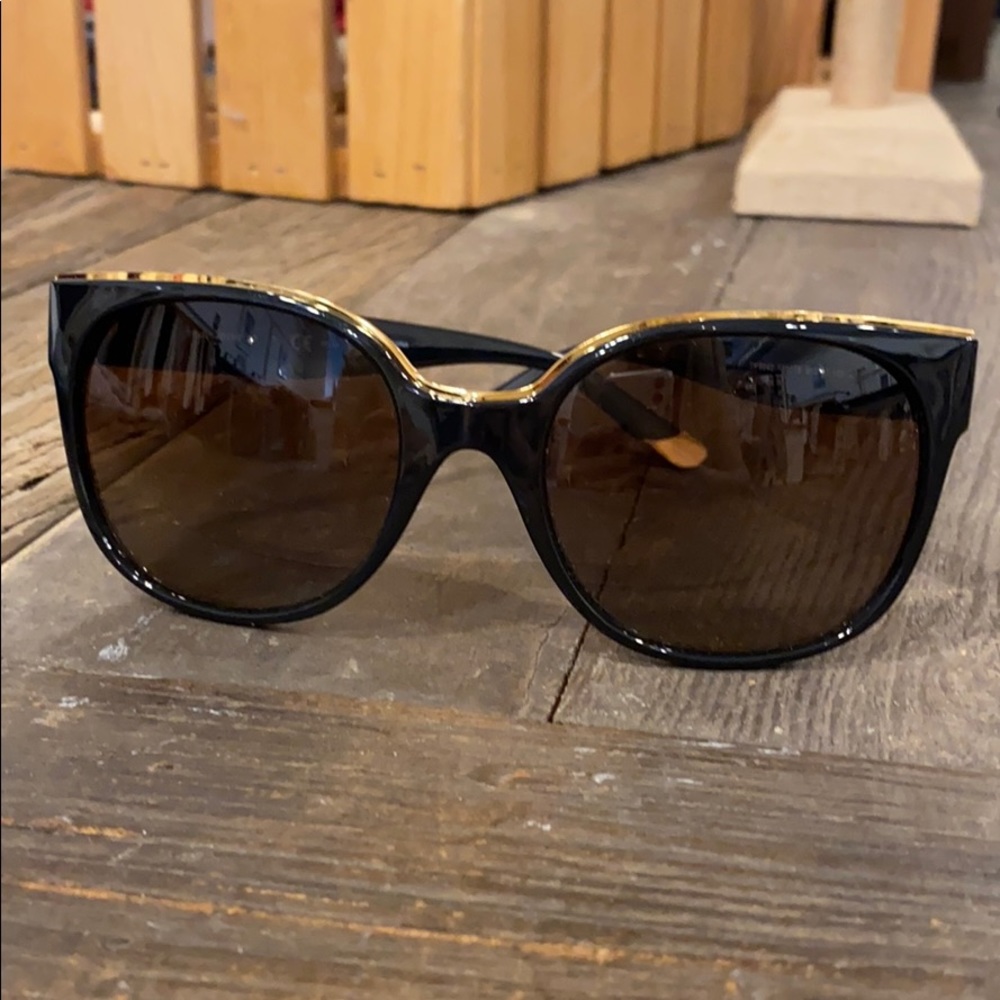 TORY BURCH SUNNIES 😎